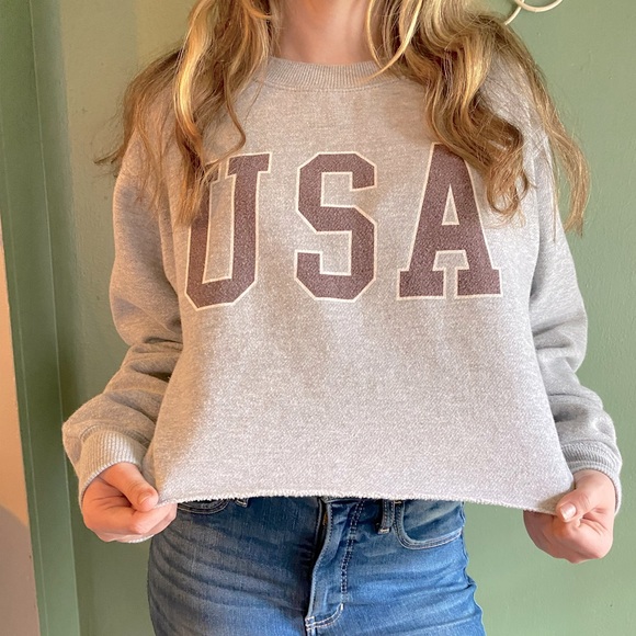 Brandy Melville John Galt usa cropped crewneck - Picture 1 of 2